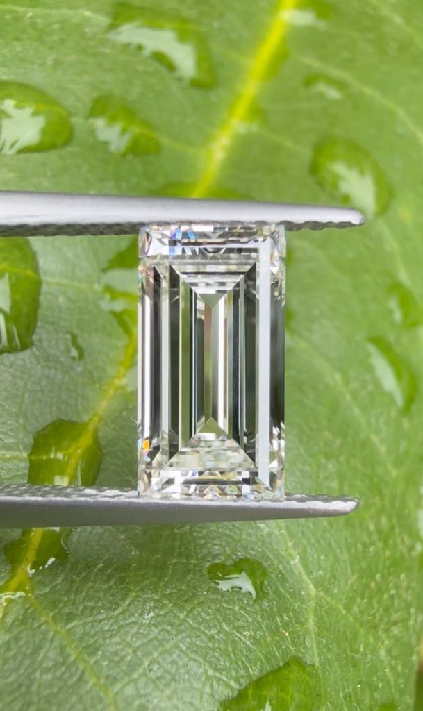 Baguette: 2.02 F VVS2