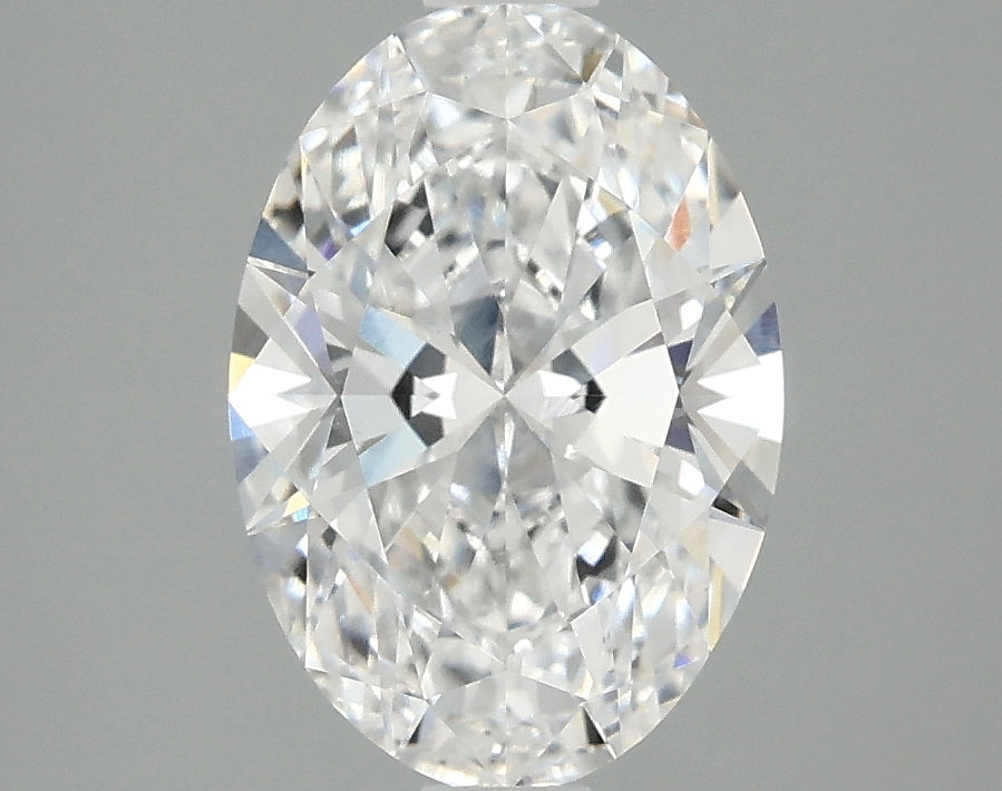 Oval: 2.09 D VS1