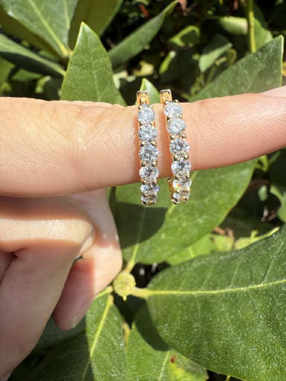 Huggie Earrings: 2.55ctw 15mm