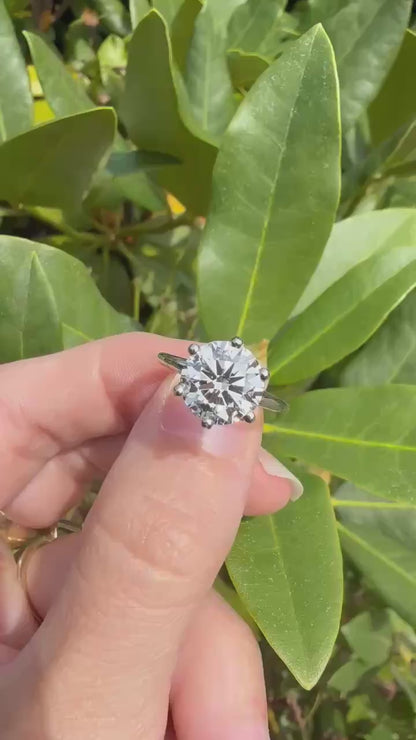 Tulip Solitaire: 3ct Round